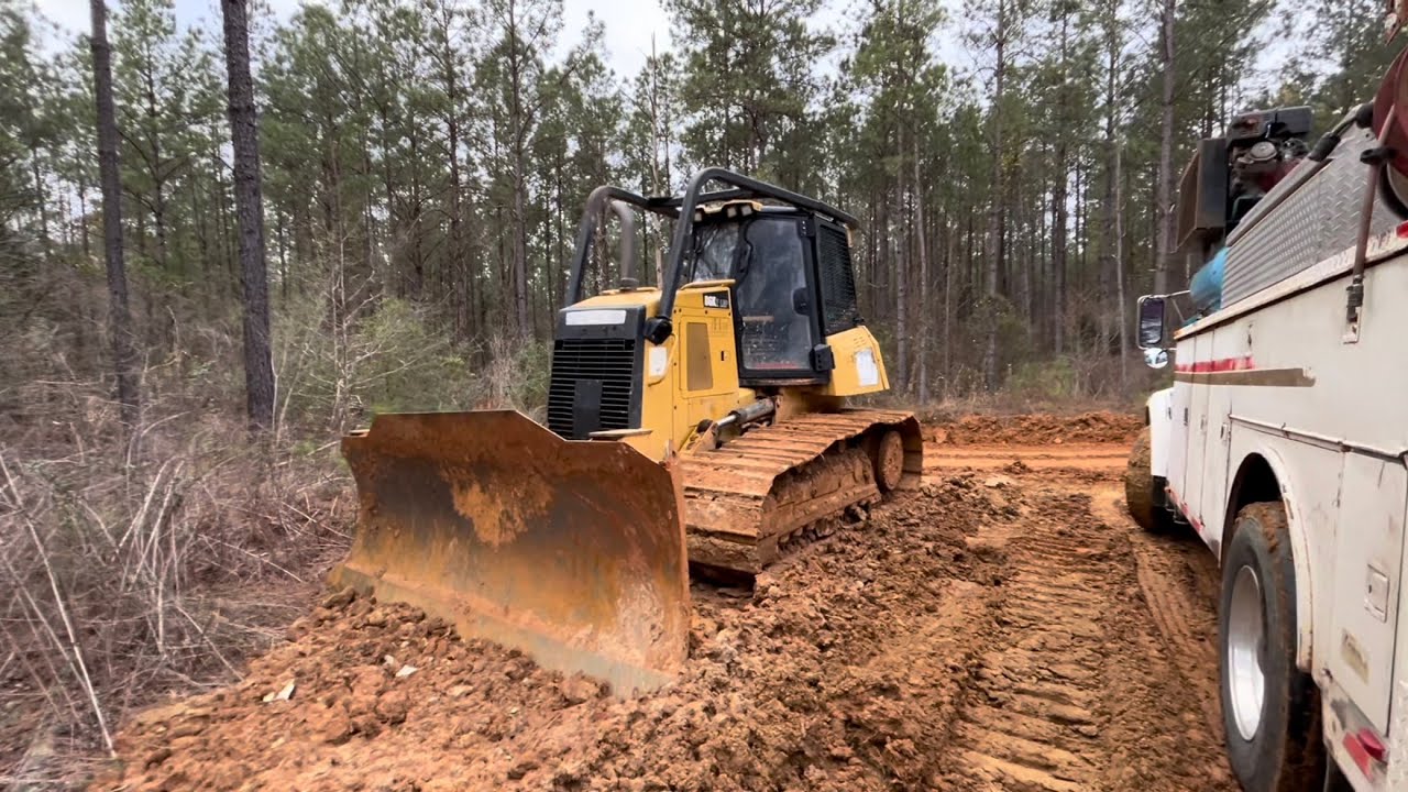 Cat D6k no start, fuel injector troubleshoot and replacement. #cat #heavyequipment  #fieldservice