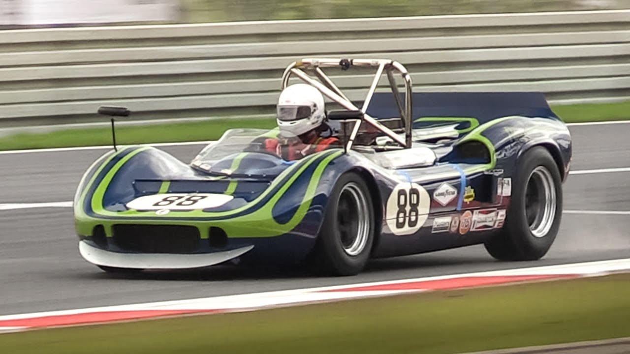 McLaren M1B Group 7 / Can-Am Racer Roaring on track!