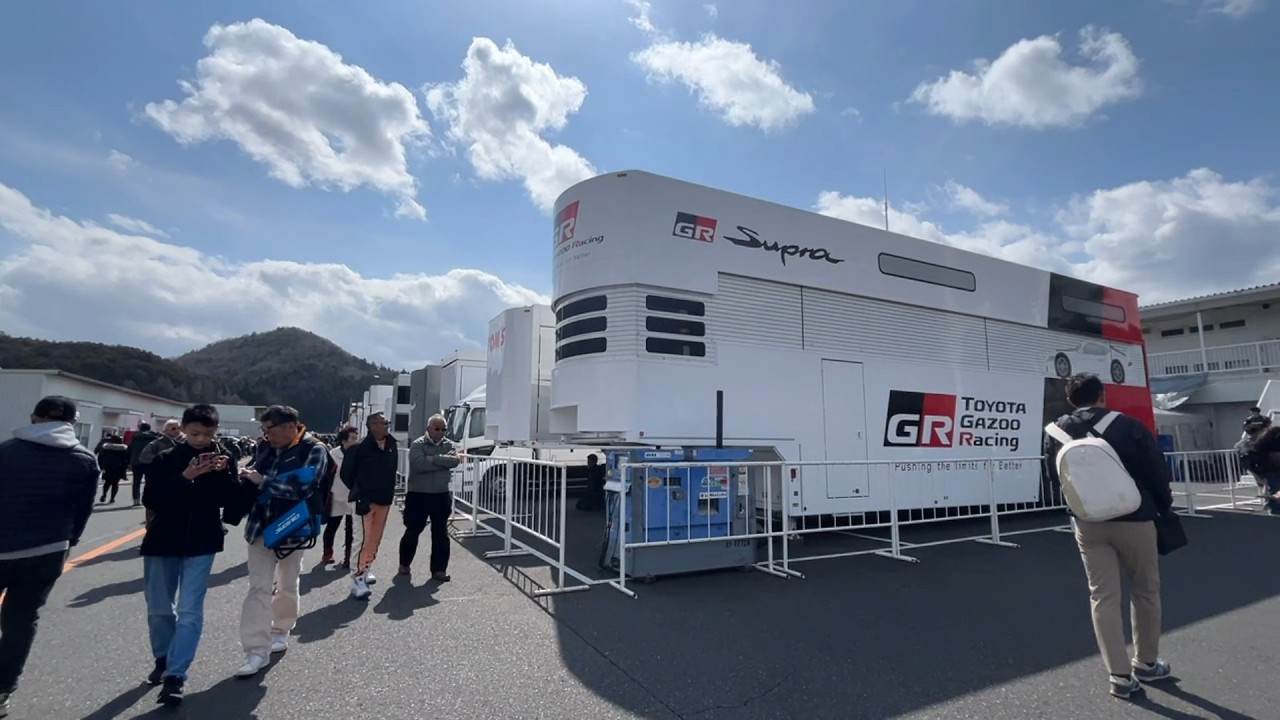 No.18 スーパーGT 公式テスト 岡山国際 2026.03.07 パドックトレーラー