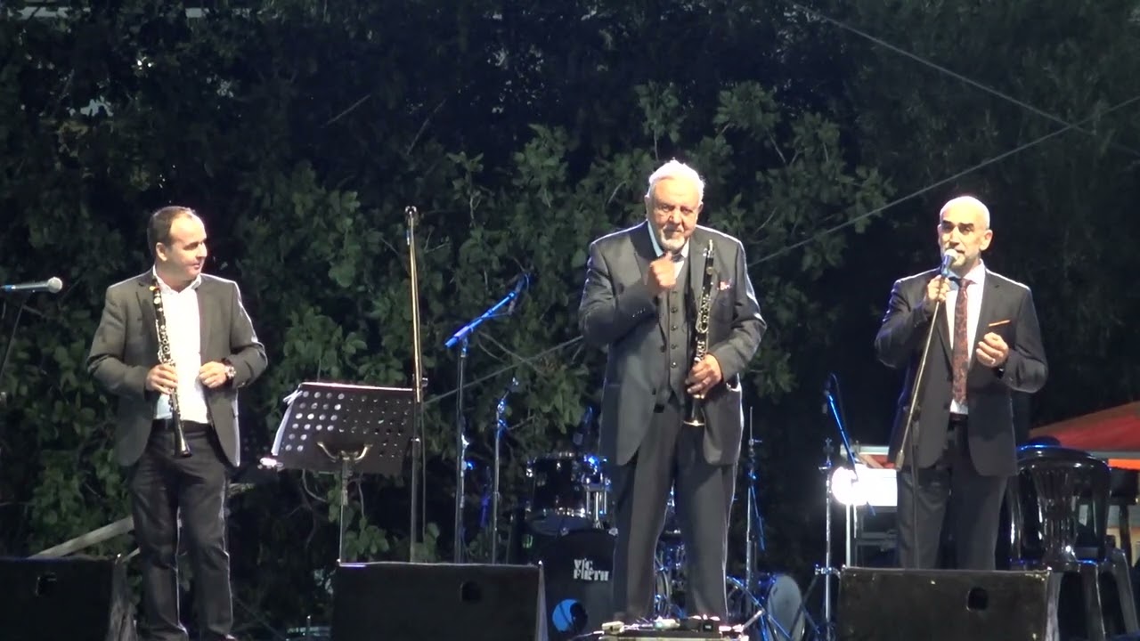 Πέτρος Λούκας Χαλκιάς  - Γιάννης Λιτσιος - Τάσος Μαγκλάρας (Α ' Μερος )