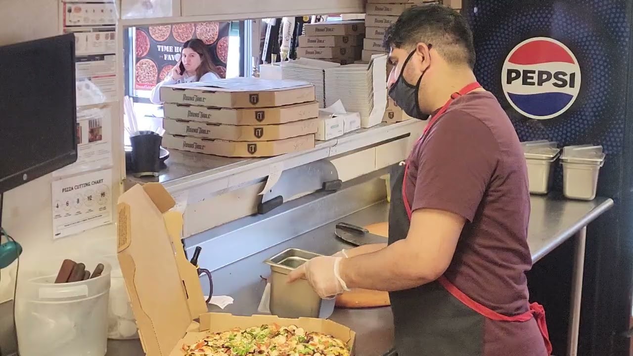 ROUND TABLE PIZZA  #usa #pizza #food #fastfood #pizzalover #italianfood #pizzafood #pizzatime #Lodi