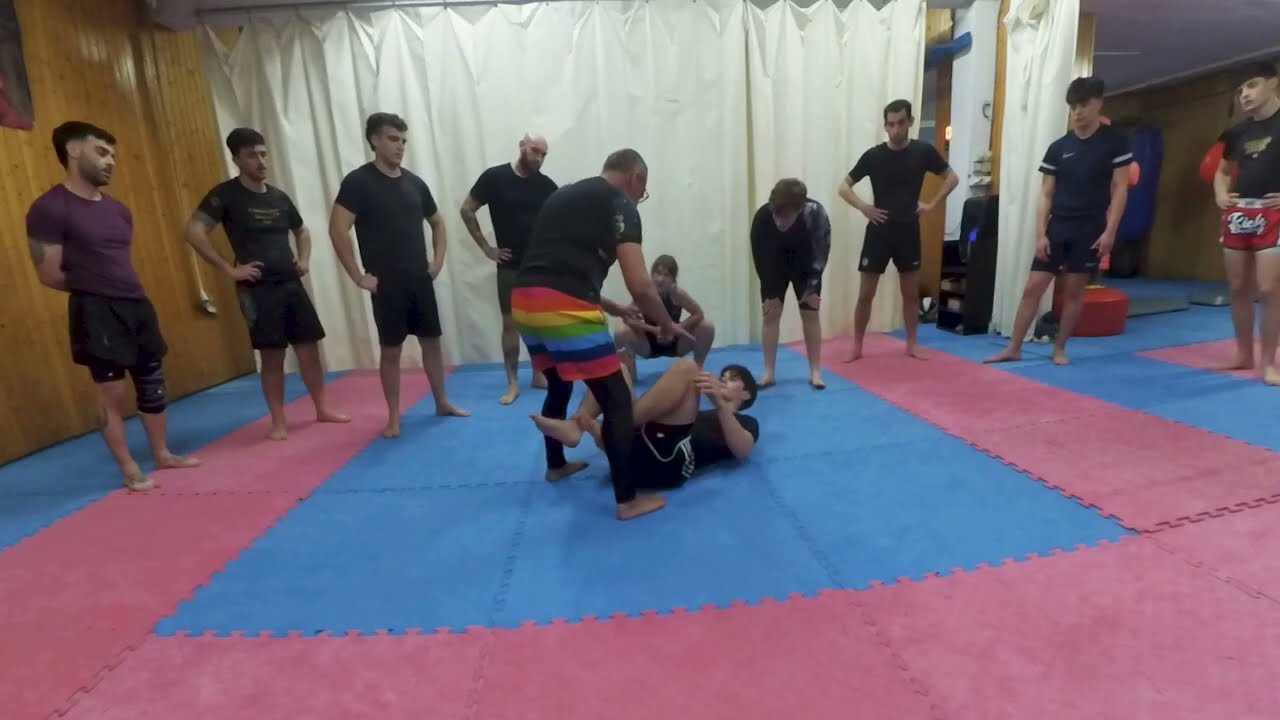 Juego de Pase de Guardia