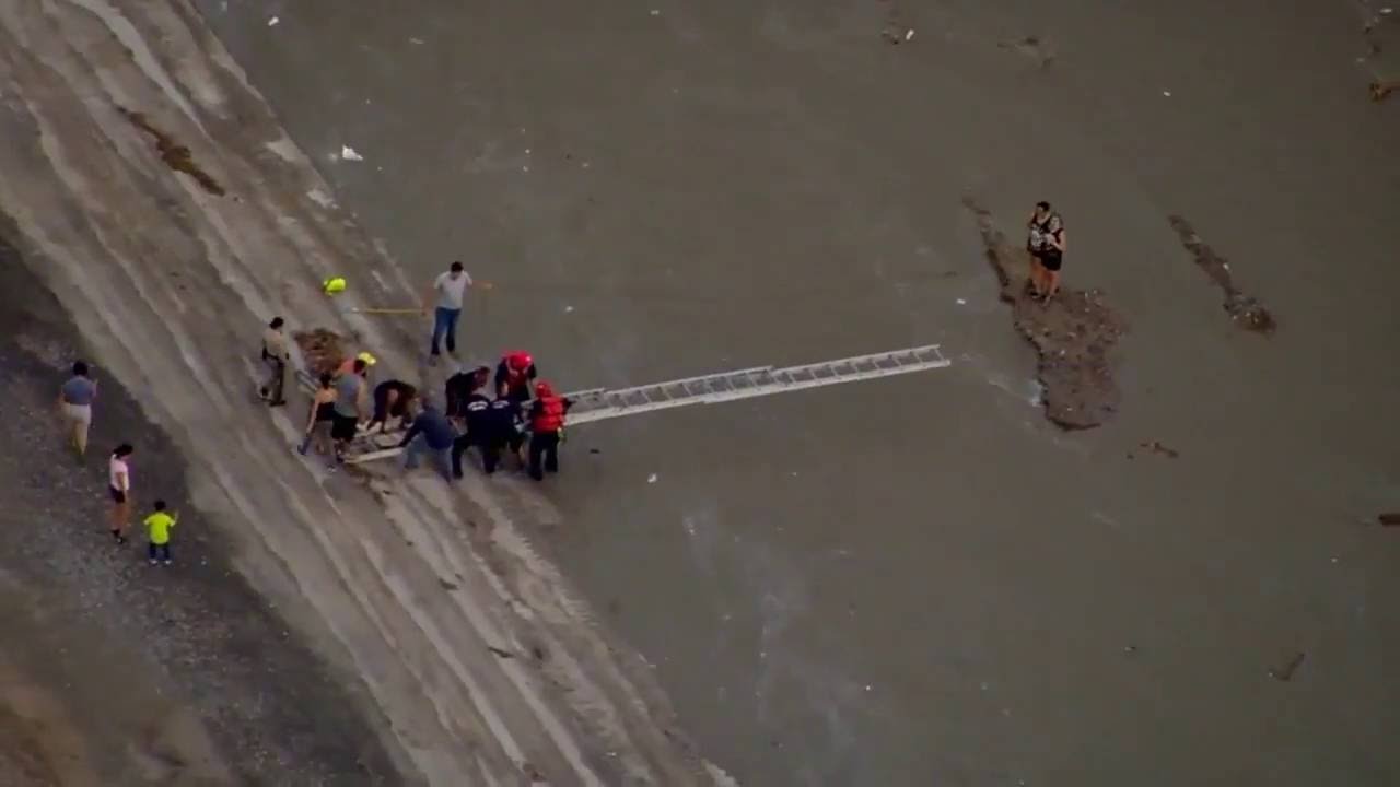 Firefighters rescue teenagers from flash flood in Las Vegas