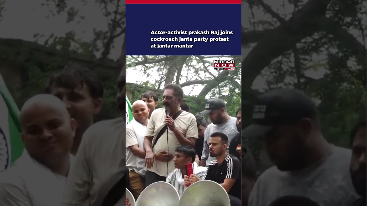 Актер и активист Пракаш Радж присоединился к протесту &laquo;Cockroach Janta Party&raquo; на Джаंतर-Мантар #s...