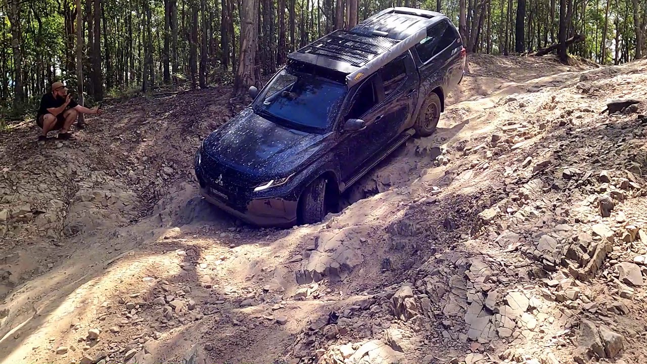 Famous Ormeau Hills Qld 4x4 run in 2020 MR triton and 1990 hulux