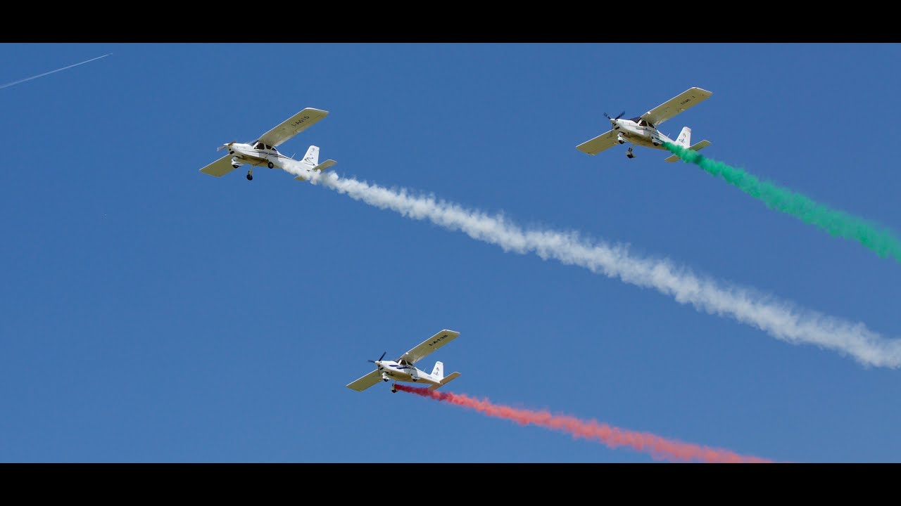Festa del 2 giugno 2023 all'Aviosuperficie Valdera - Volo in Formazione