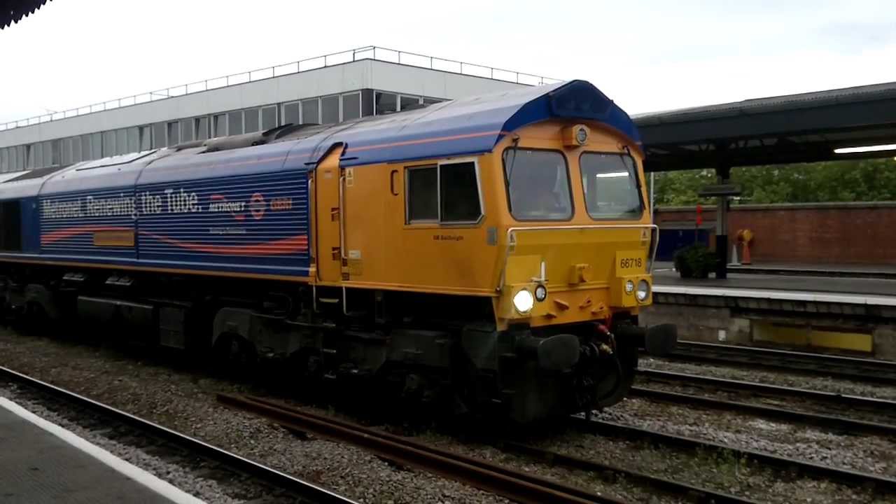 GBRF class 66 66718 leaving Gloucester using sanding device 15/08/2011