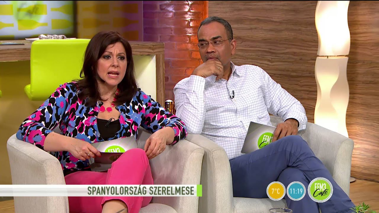 Sári Évi egy szál törölközőben állt színpadra - 2016.02.19. - tv2.hu/fem3cafe