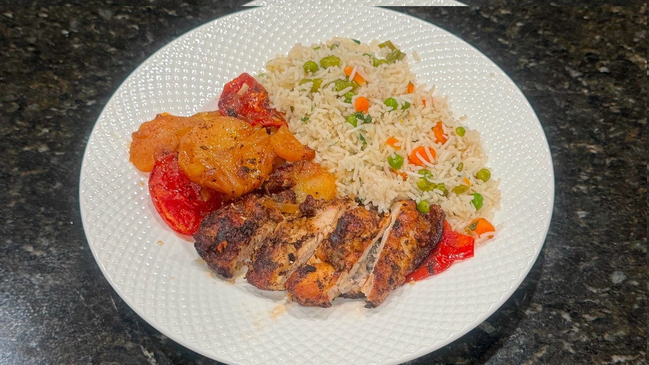 Запеканка из куриных бедрышек — мой самый популярный рецепт! Простой и легкий в приготовлении.