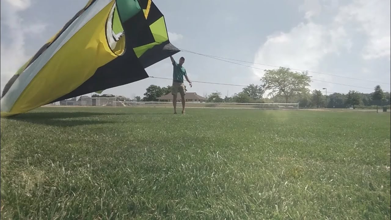Waiting on the wind - HQ Power Sled Kite XXXL 15
