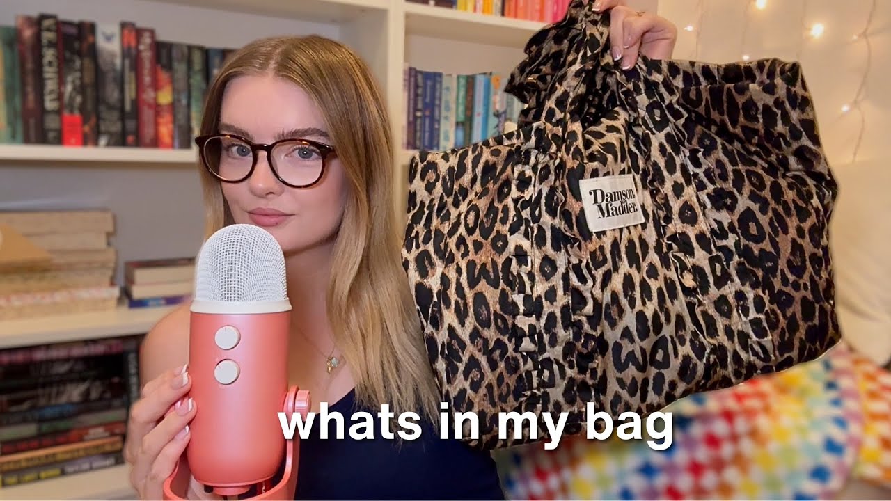 ASMR whats in my bag 👜 💕