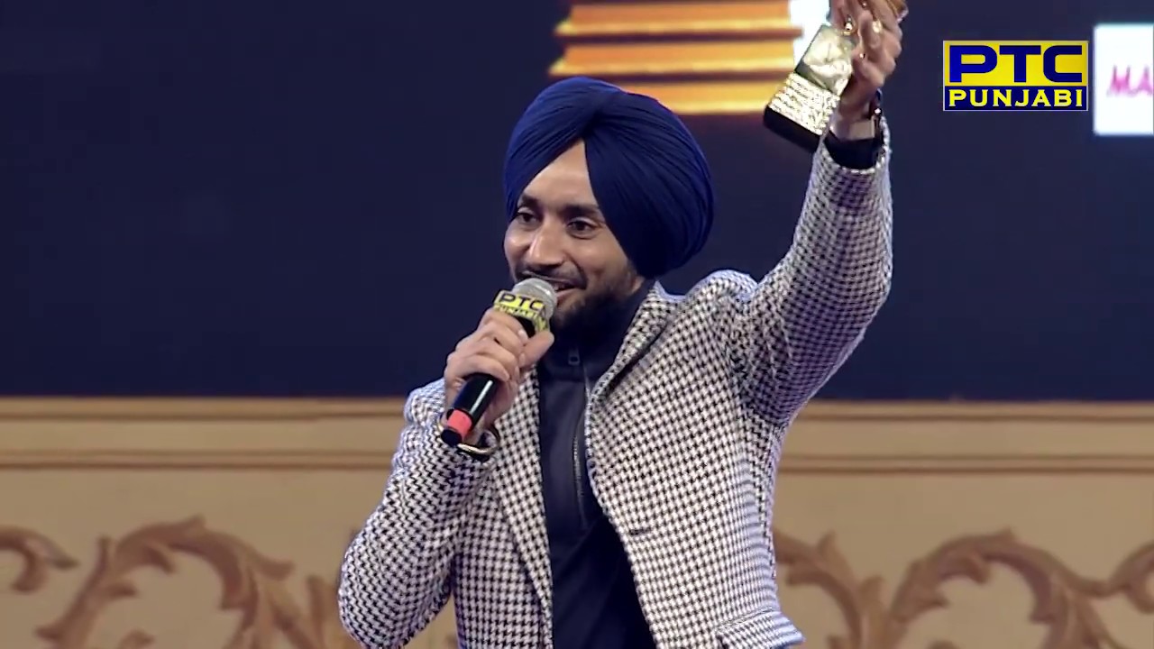 Satinder Sartaj Honored with Sangeet Sartaj Award at PTC Punjabi Music Awards 2018 (8/19)