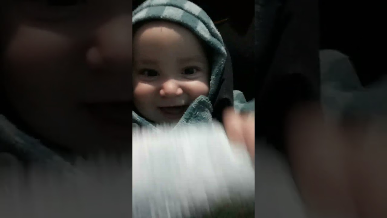 O Arthur brincando de Acho 😂😂 #bebes #beb&ecirc;fofo