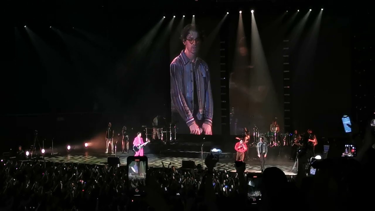 When you look me in the eyes - Jonas Brothers 