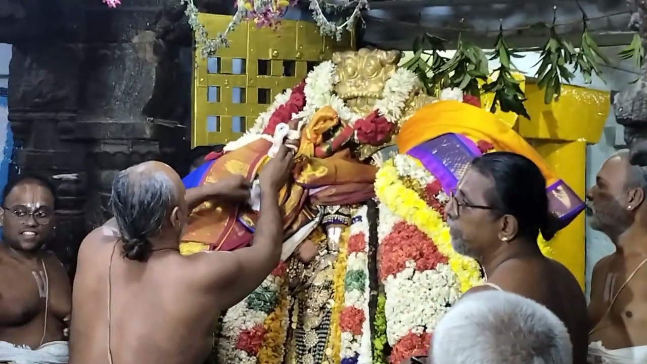 Koorathazhvan Sattrumarai at Kooram #agaramseshadri #kooram #varadharaja 