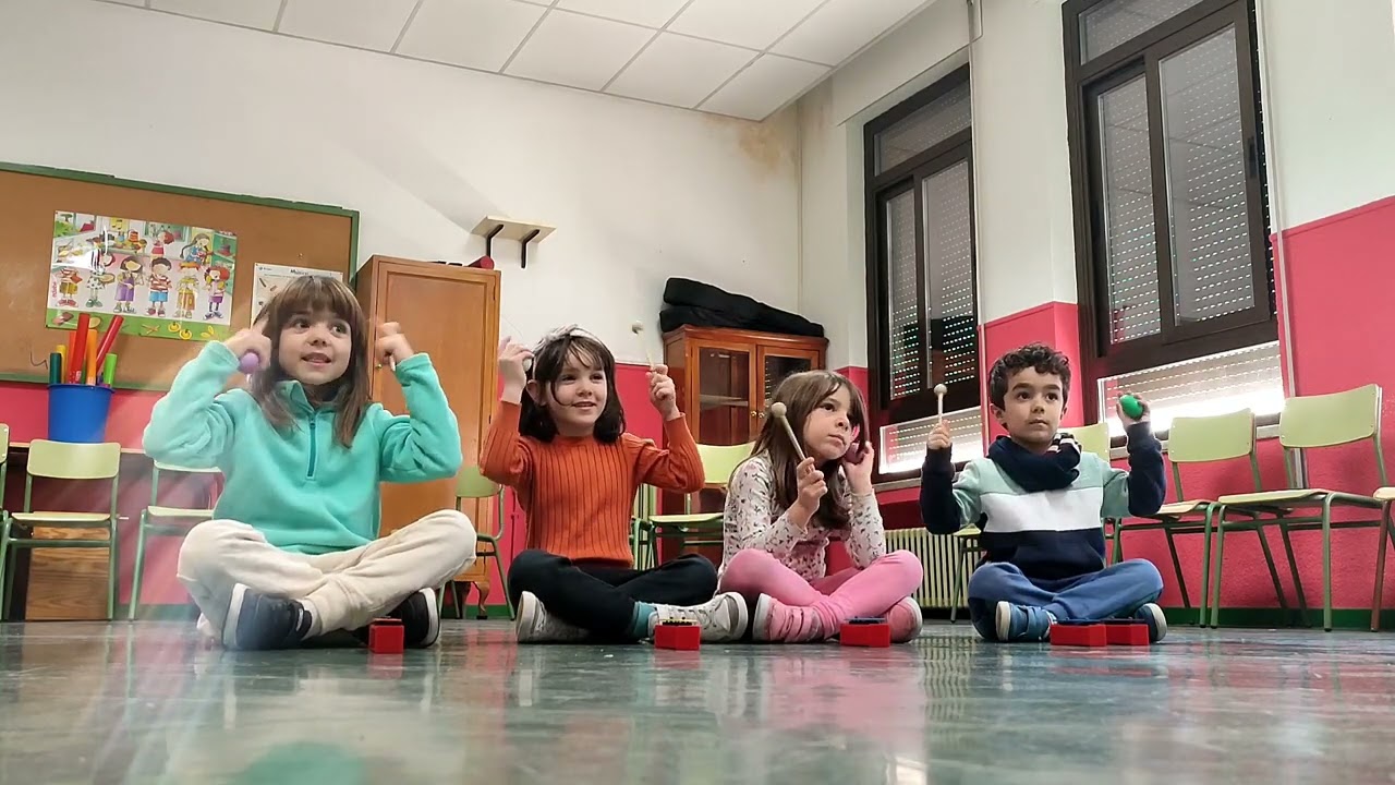 Jugando con los demás (canción con metalonotas)
