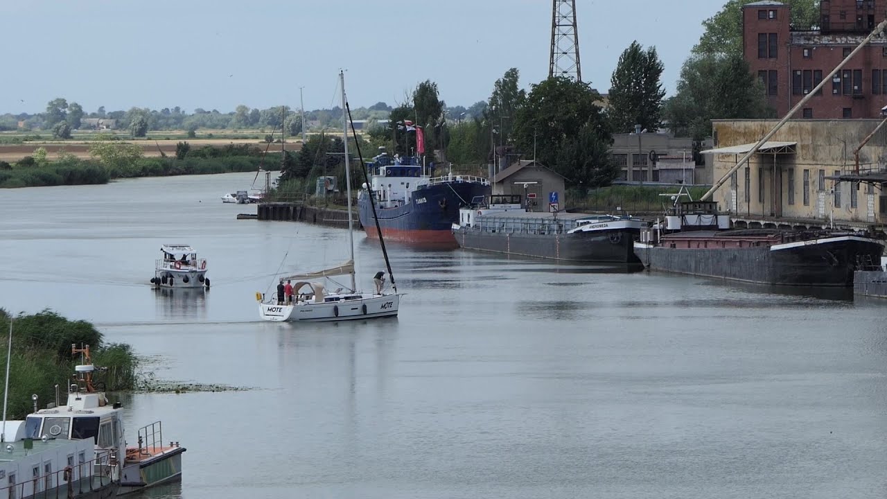 Elbląg - Port Morski - zobacz Jachty i jak wpływa platforma - lipiec 2024 #Elbląg #portmorski