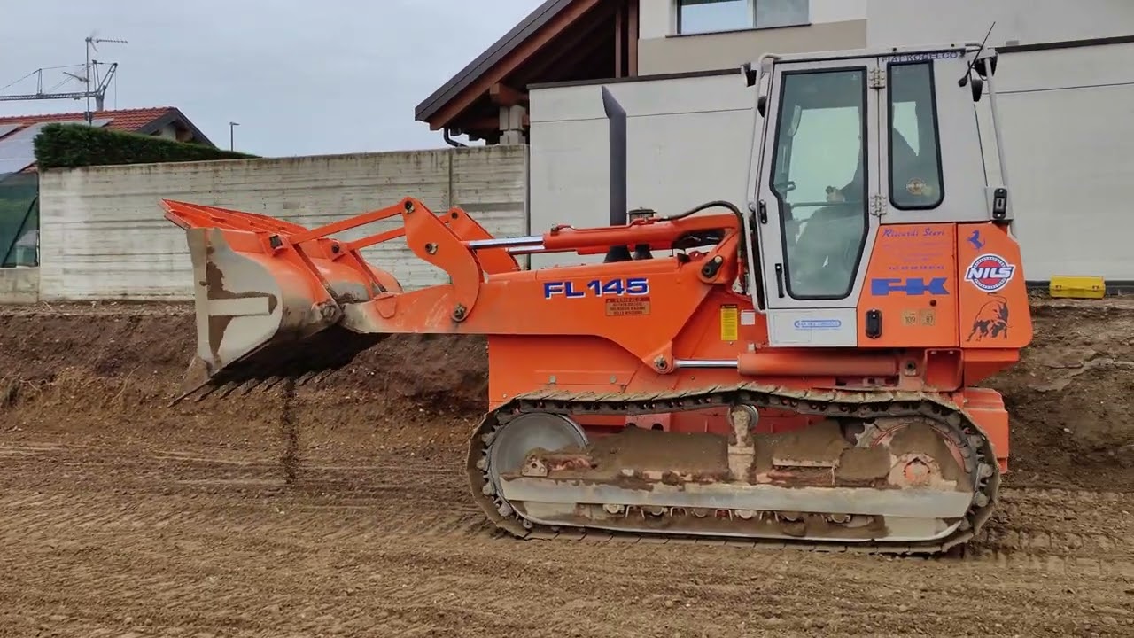 Fiat Kobelko 145 spianamento scavo