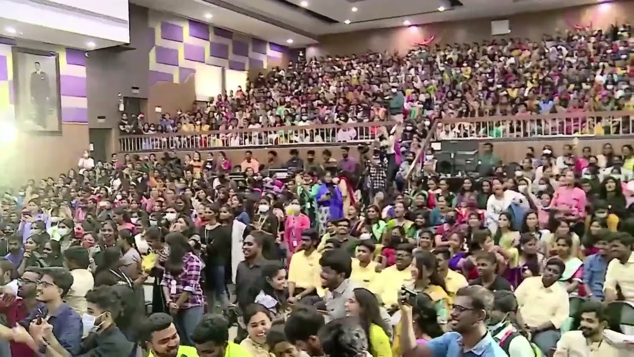 🔴ACTOR DULQUER SALMAAN🔴 SPPECH🔴 SITARAMAN IN ETHIRAJ🤩🤩 COLLEGE @ethirajraja209 #shorts #shortsfeed