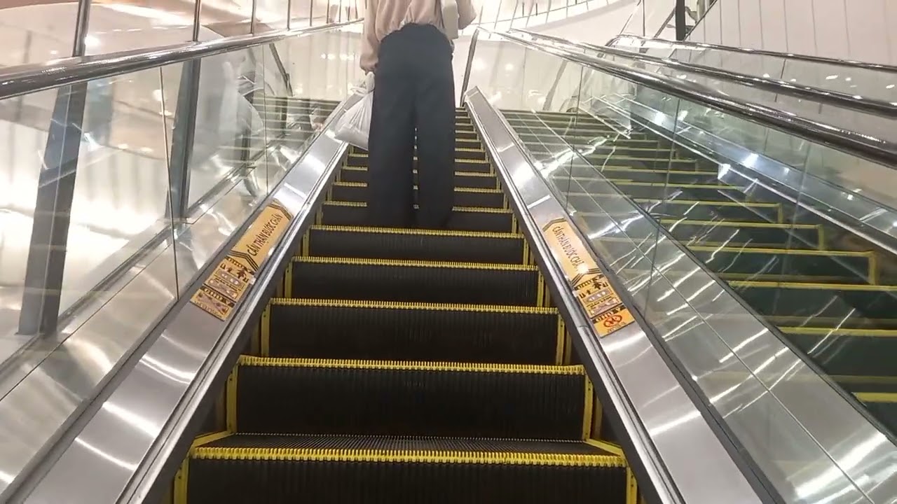 1x Escalator Going Up At AEON MALL Ha Dong, Hanoi, Vietnam