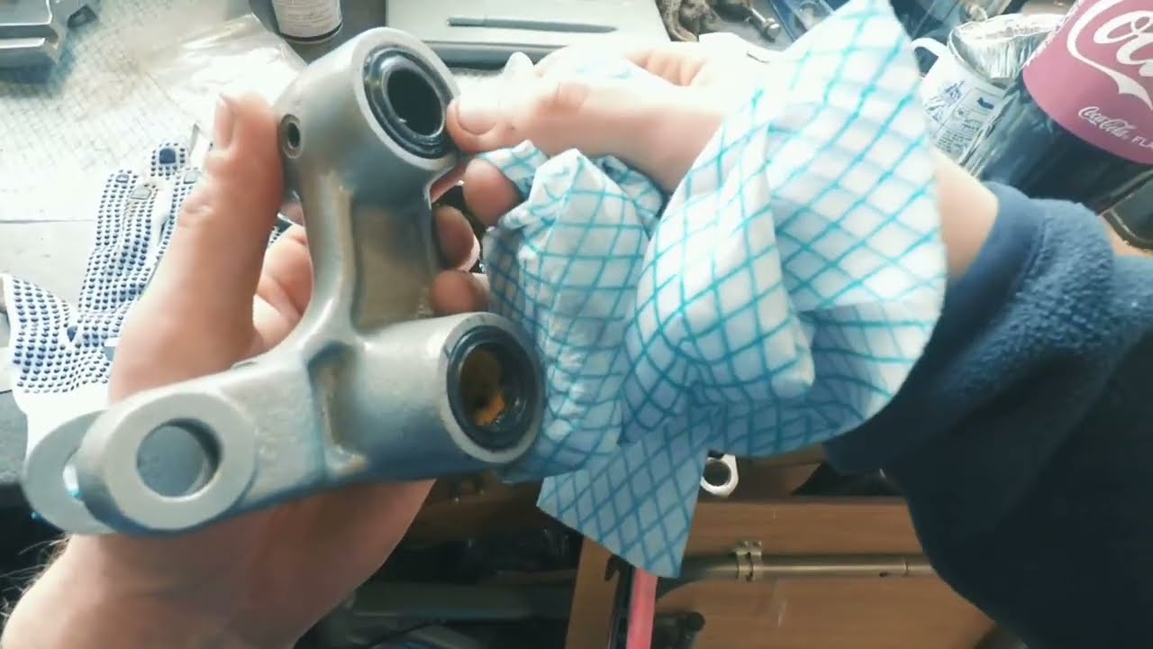 How to rebuild a Yamaha DT125R rear suspension linkage