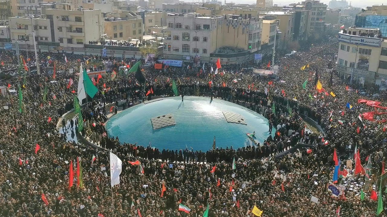 Marea humana en Teherán para rendir homenaje al general Soleimani | AFP
