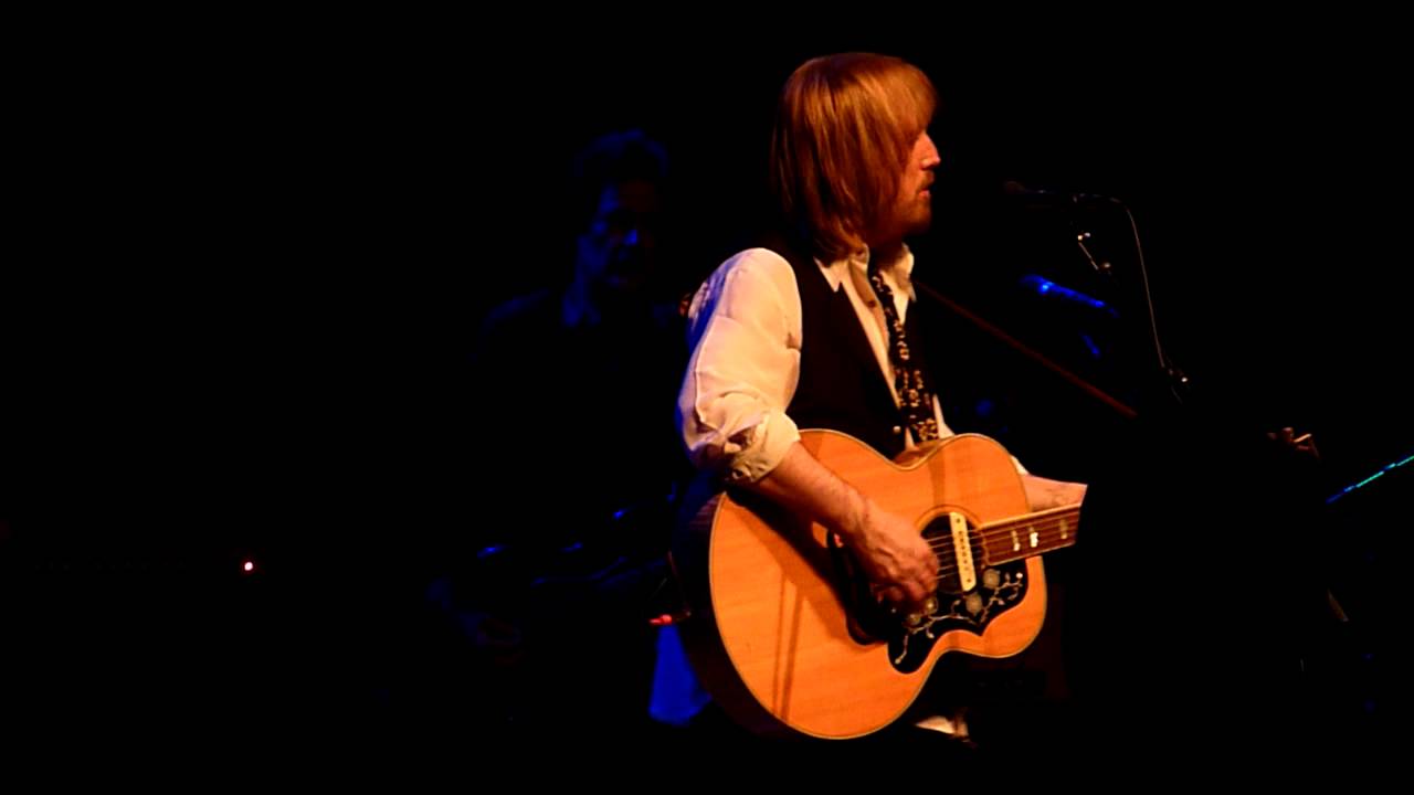 To Find A Friend - Tom Petty & The Heartbreakers - KCSN Benefit - Northridge, CA - 10/29/11