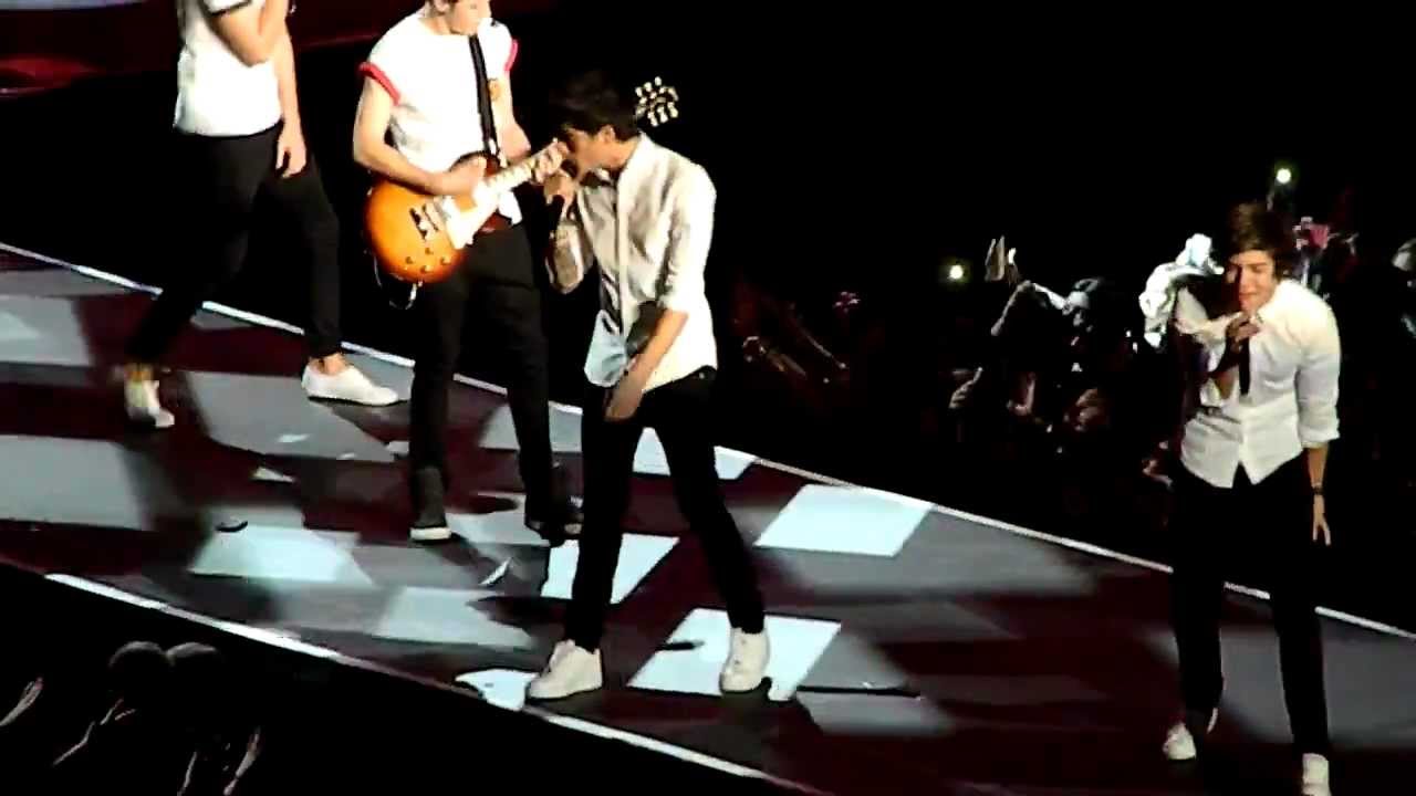 One Direction MSG Teenage Dirtbag/ Zayn's Speech/ Gotta Be You