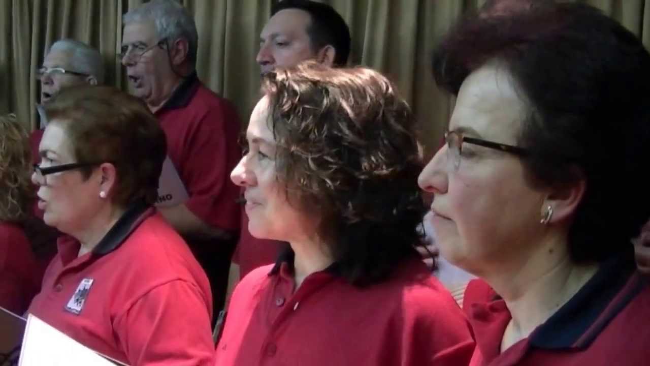 Cantando en el asilo de Pola de Siero