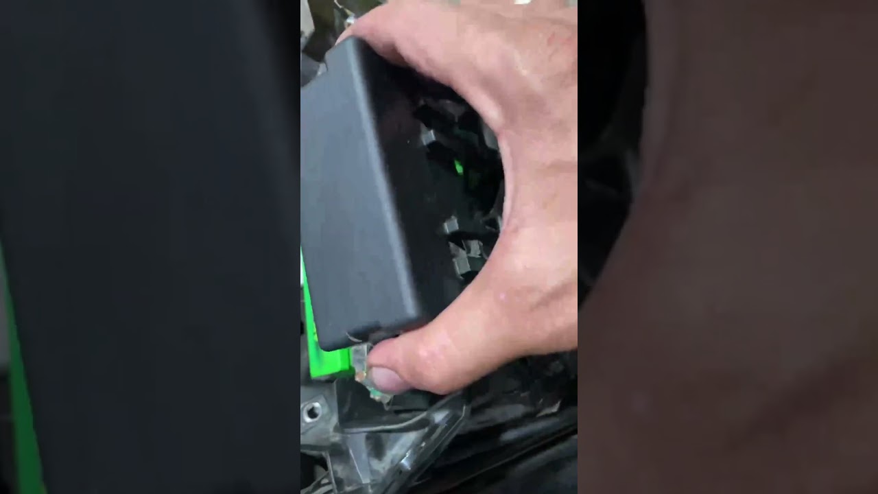 Pcx 160 ayaw gumana ng ignition switch pero bago battery at remote battery