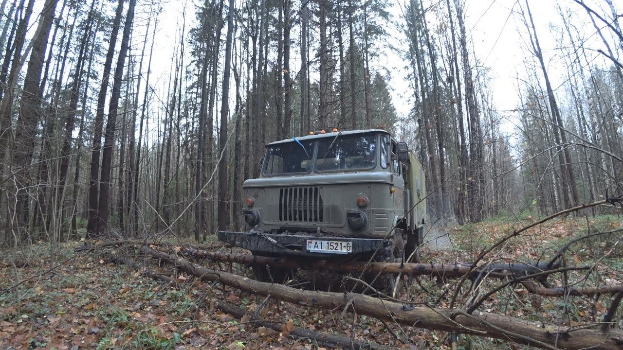 Катались по лесу на Газ 66, нашли немецкие блиндажи времён войны!!!