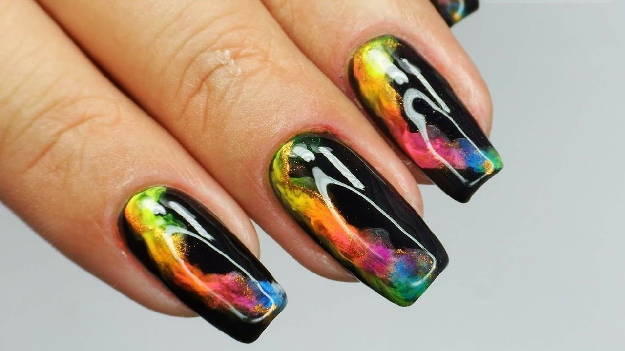 Smokey nails art /Bluesky Polska