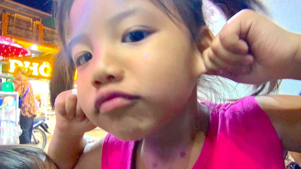 Going to shopping centre with Duong Hoa.