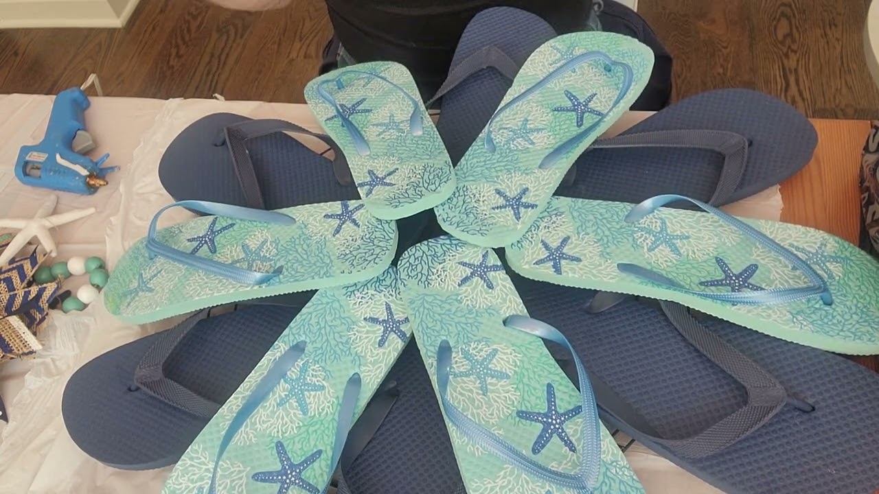 making a flip flop wreath!