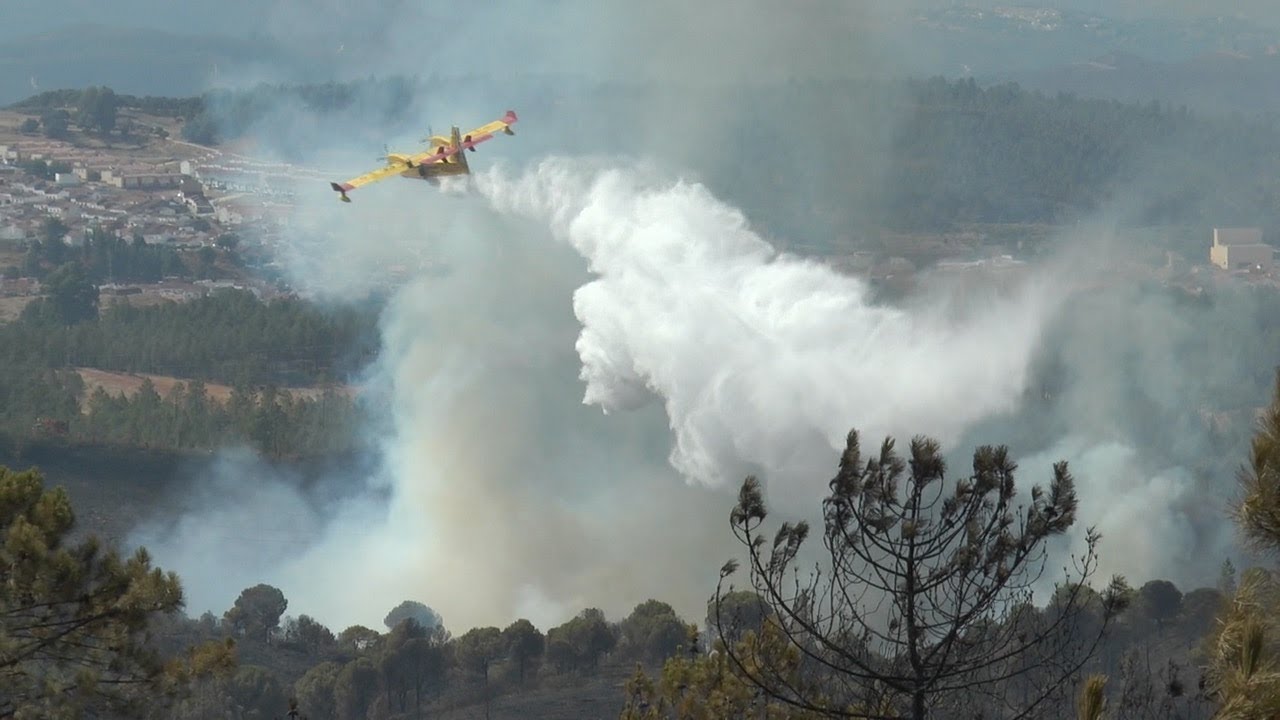 Continúa el incendio de Nerva, aunque evoluciona según lo previsto para su estabilización