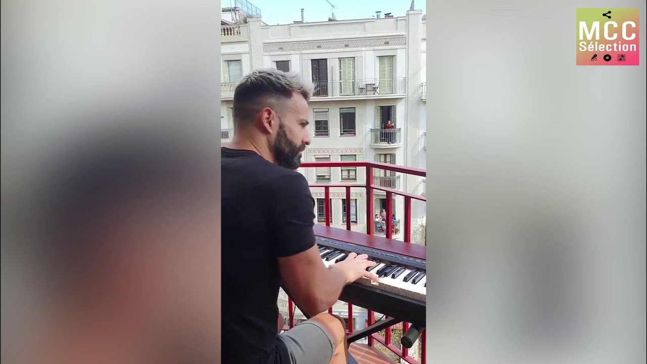 Flashmob Sonoro | “My Heart Will Go On” performed live from a balcony