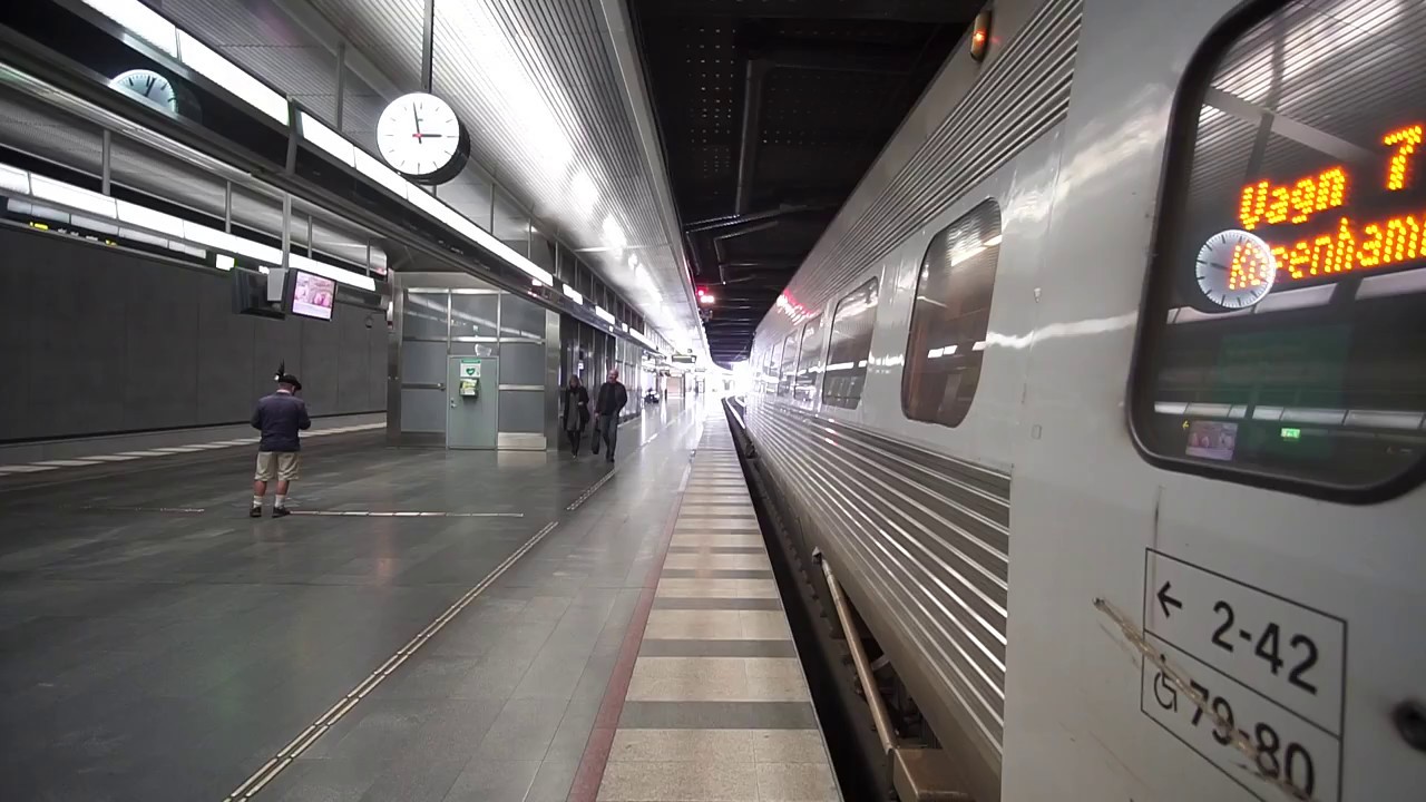 Train ride from Malmö /Sweden to Copenhagen /Denmark with SJ X2000, 1X elevator