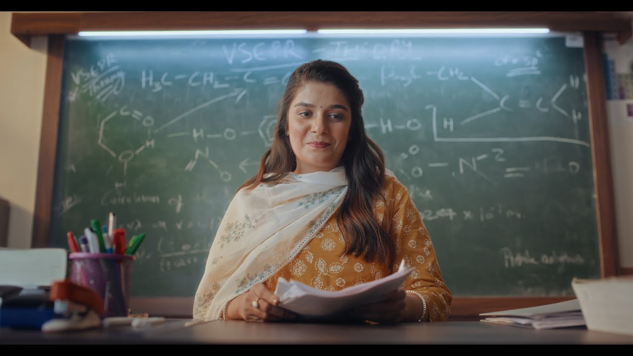PregaNews #SheCanCarryBoth | International Women's Day | Ft. Pooja Gor       #preganews