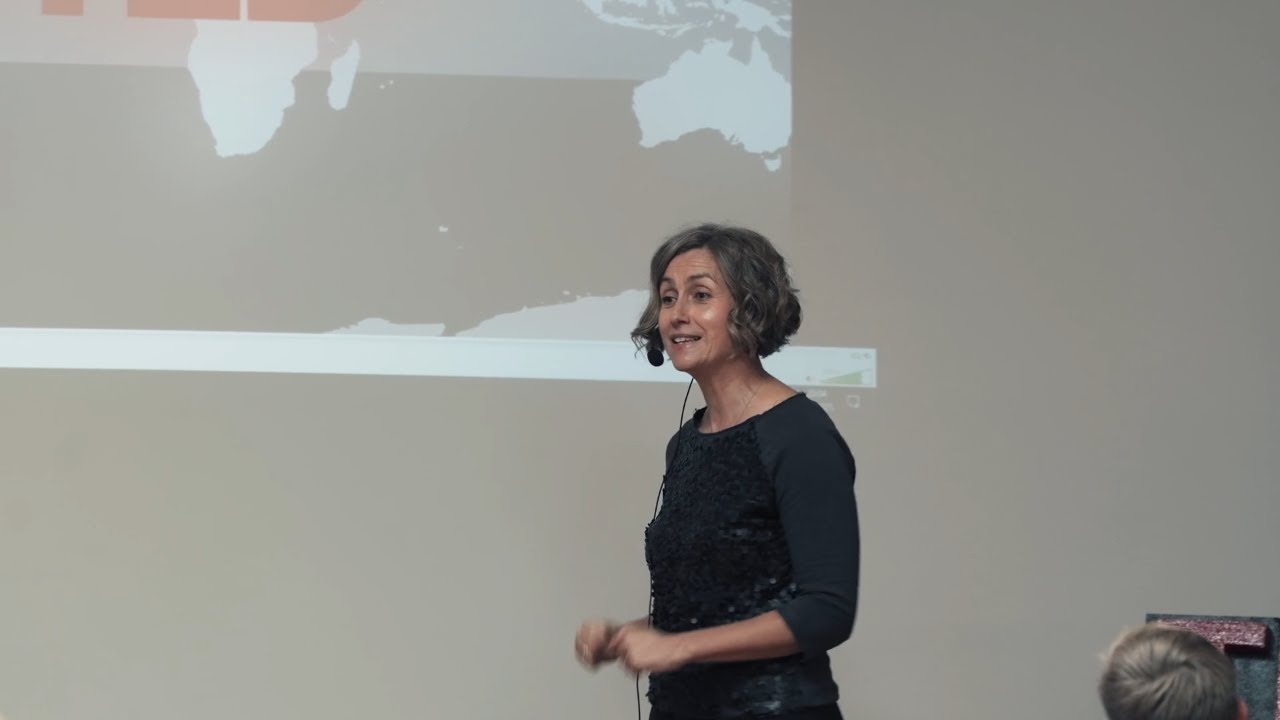 O čemu razgovaraju žene nakon četrdesete | Željka Klemenčić | TEDxNKPPBjelovar