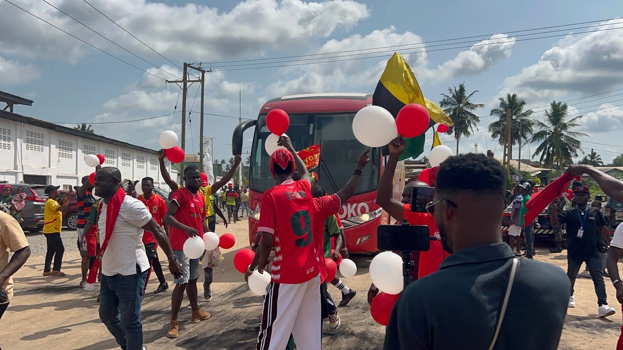 SERIOUS & UNBELIEVABLE ARRIVAL OF KOTOKO, CALLED CONFUSiON? KOTOKO SUPPORTERS TAKE SWEDRU TOWN 