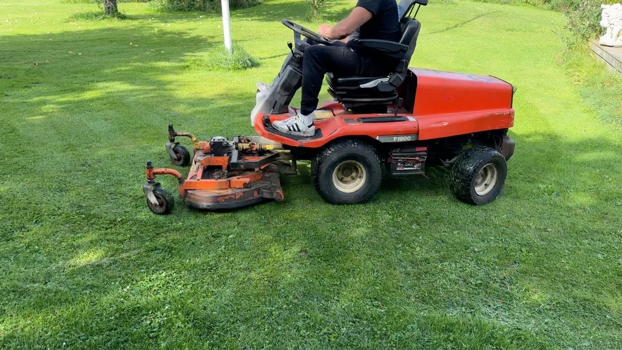 Køb Græsslåmaskine Kubota F1900 på Klaravik