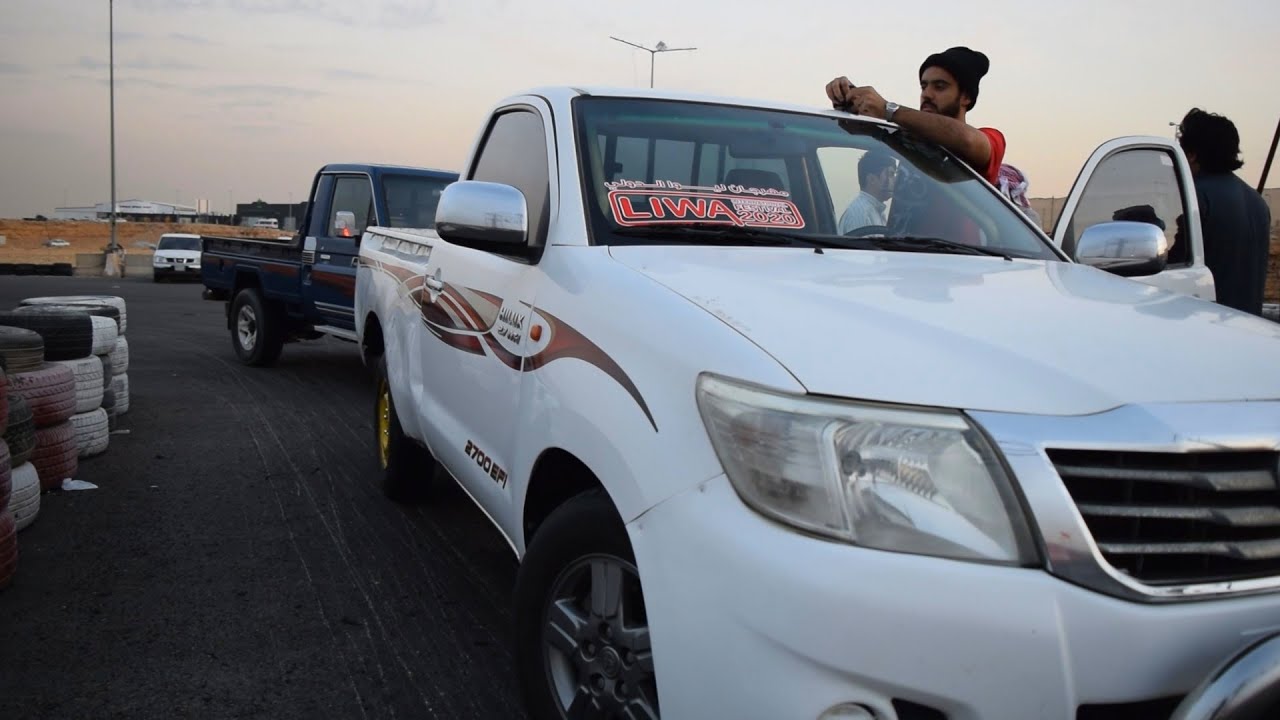 استعراض بويوسف على الهلكس بحلبة ديراب Drifting Hilux  تصوير وإخراج صجه