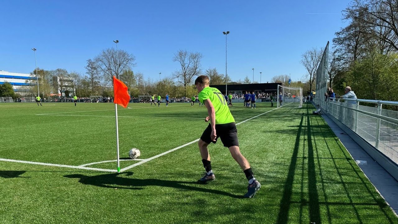 FC ZUIDLAREN op bezoek bij STUDENTEN van THE KNICKERBOCKERS | Onze Club | RTV Drenthe