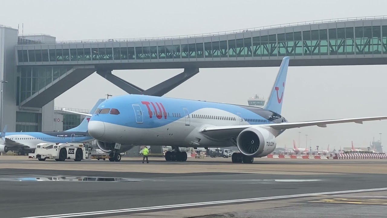 TUI 787-9 pushback and dual start up of its GE-NX engines