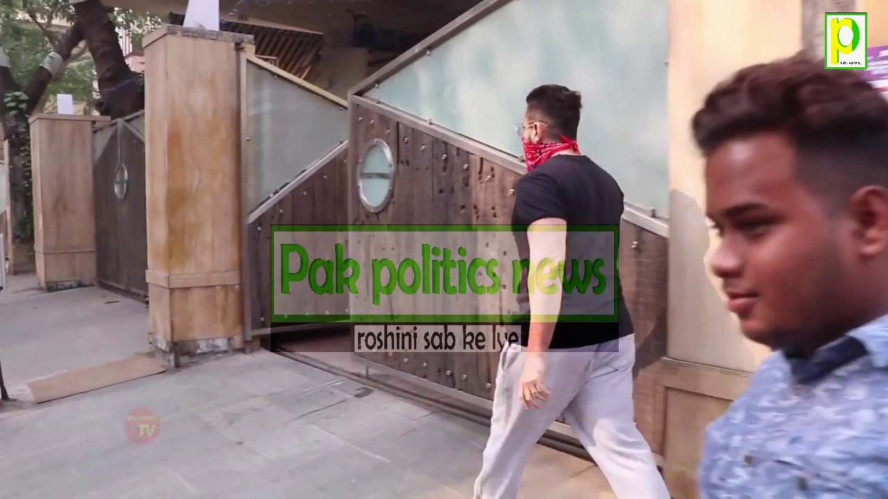 Pregnant Kareena And Hubby Saif Go To EVENING WALKING Pakpolitics news