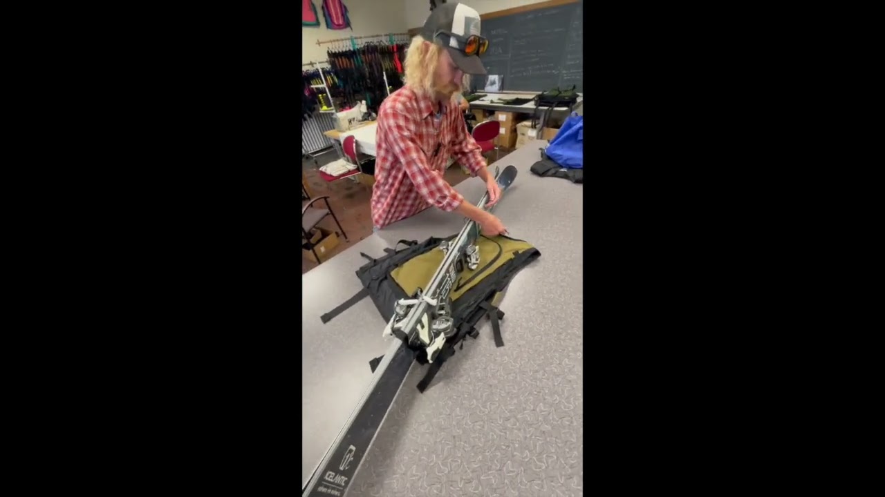 WhatVest Diagonal Ski Carry