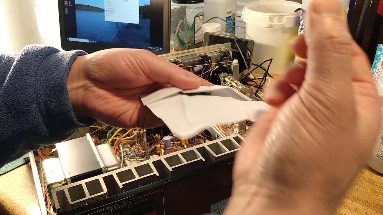 Marantz 1530  how to replace the bulb in the middle
