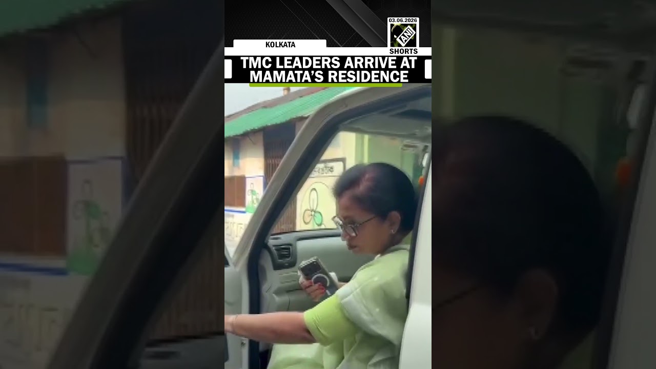 TMC leaders Abhishek Banerjee, Derek O&rsquo; Brien & others arrive at TMC chief Mamata&rsquo;s residence