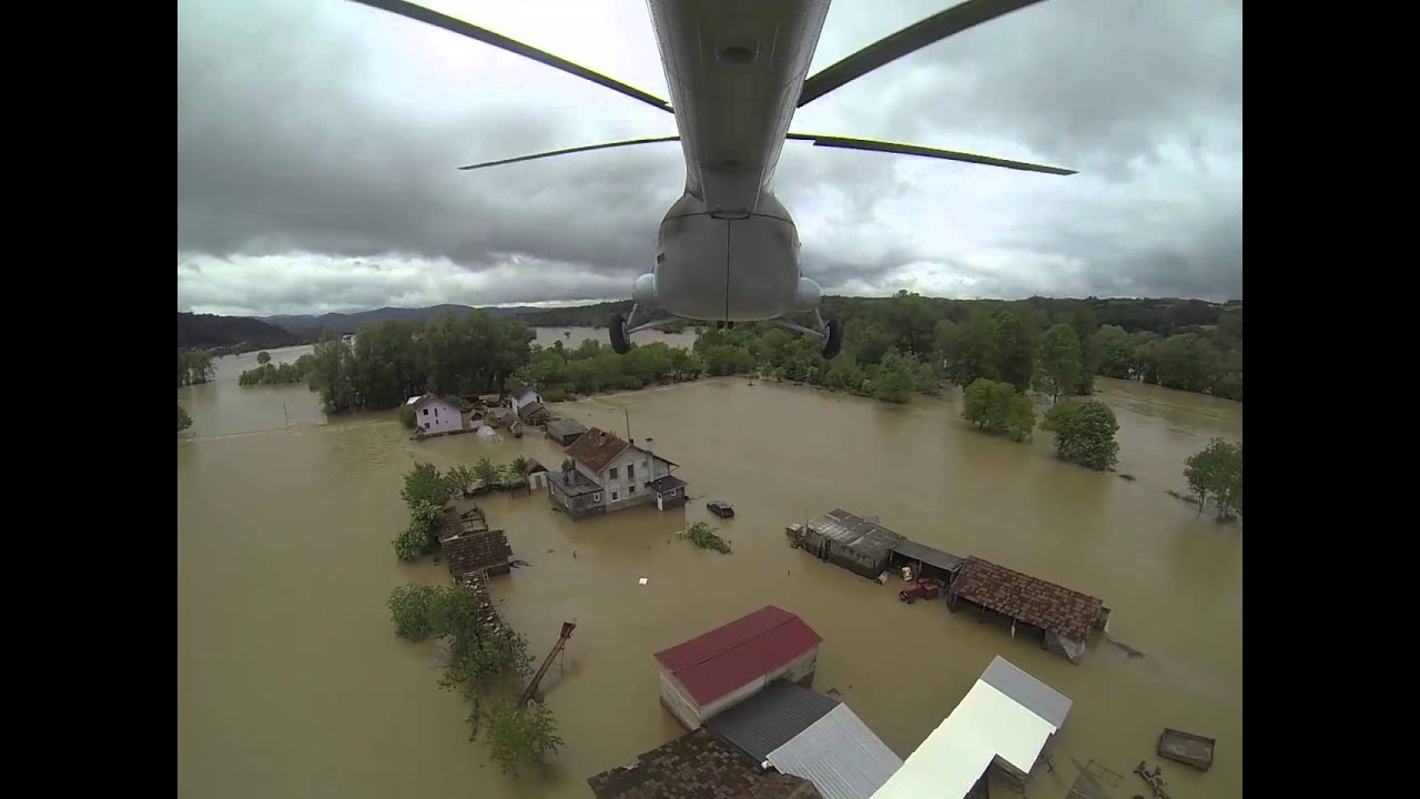 Helikopteri OS RH u obrani od poplava u Bosni i Hercegovini