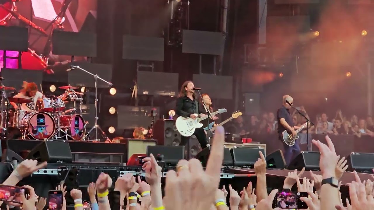 My Hero. Foo Fighters with Shane Hawkins. 22nd June 24 London Stadium.